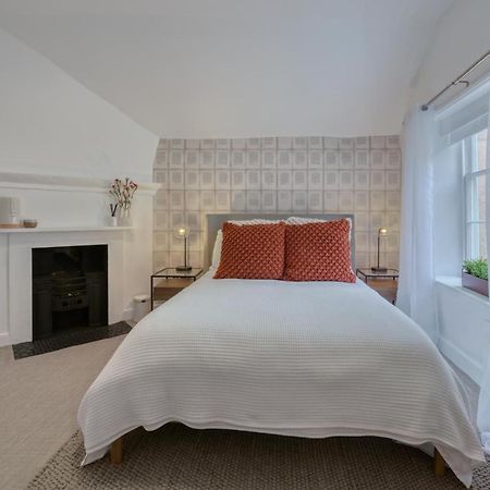 Beautiful Apartment On The Historic Rows Chester Exterior photo